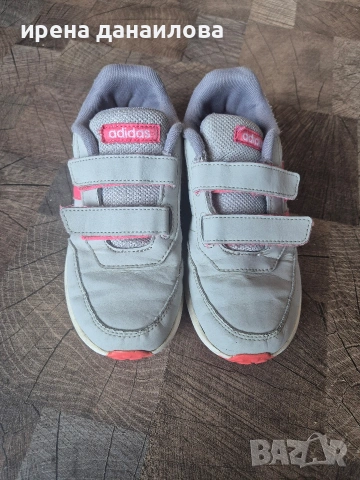 Детски маратонки за момиче Adidas 31, снимка 2 - Детски маратонки - 53704137