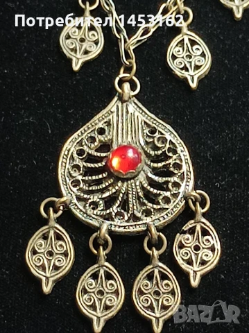 Метално колие с камък 