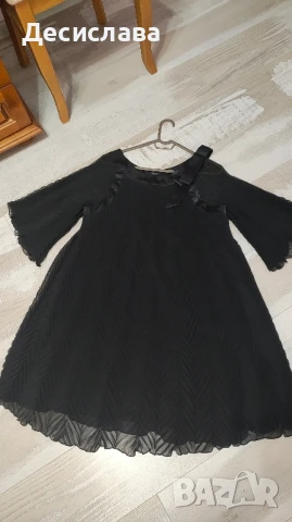 Черна плисирана рокля , снимка 2 - Рокли - 51309361