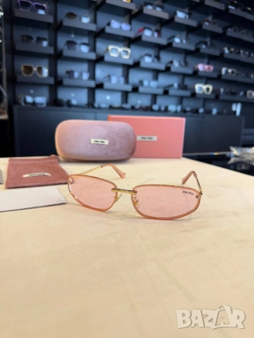 очила с черен обикновен калъф и ув защита miu miu bottega veneta , снимка 5 - Слънчеви и диоптрични очила - 51677849