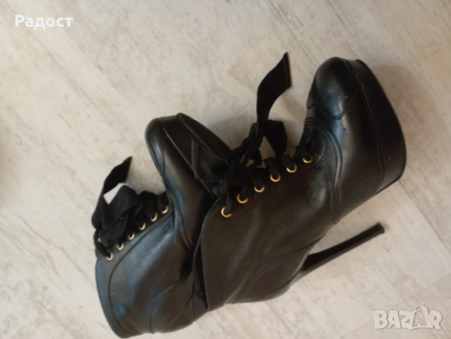 Александър Маккуин, снимка 2 - Дамски боти - 52536914