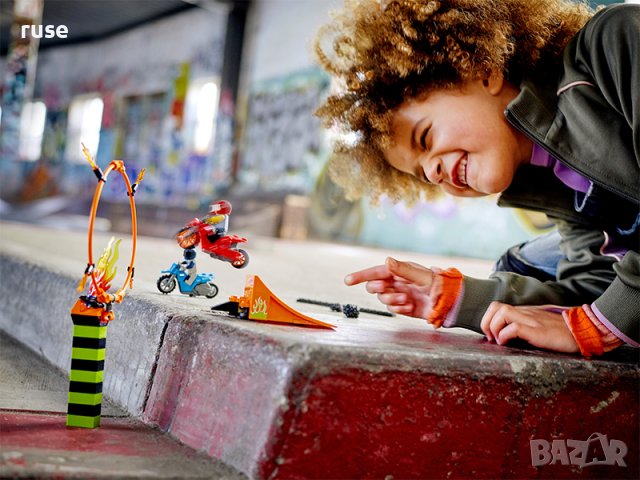 НОВИ! LEGO® City Stunt 60299  Каскадьорско състезание, снимка 11 - Конструктори - 40664055