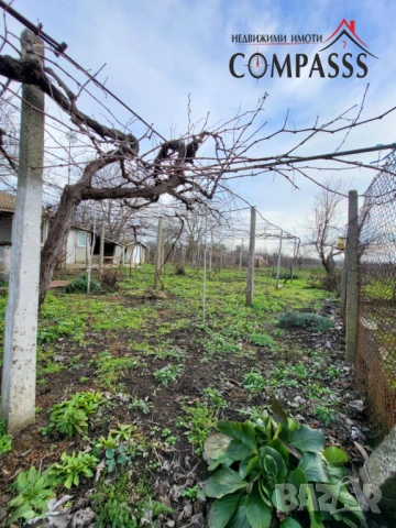 Къща с двор, с. Преселенци, Общ. Ген. Тошево - 50000евро!, снимка 15 - Къщи - 53175423