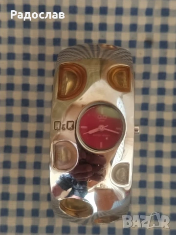 Q&Q часовник тип гривна, снимка 4 - Дамски - 50786406