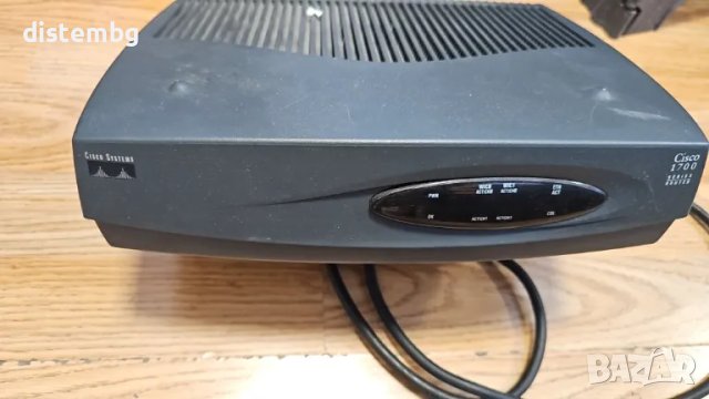 Рутер Cisco 1711 , снимка 2 - Рутери - 49374491