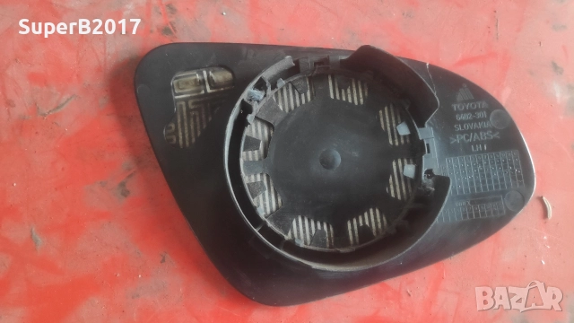 Продавам - оригинално стъкло ляво огледало за Тойота Ярис 2010-2019 г., снимка 2 - Части - 52743053