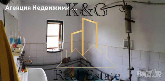 Двуетажна тухлена на гредоред къща в с. Пороище , снимка 4 - Къщи - 53334466