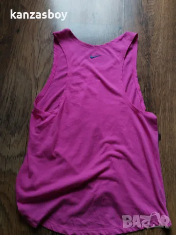 Nike - страхотен дамски потник С , снимка 3 - Потници - 49638891