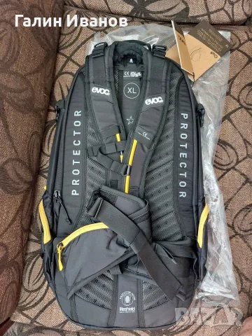EVOC TR BLACKLINE 20L - раница за колоездене и туризъм, снимка 3 - Спортна екипировка - 55946556