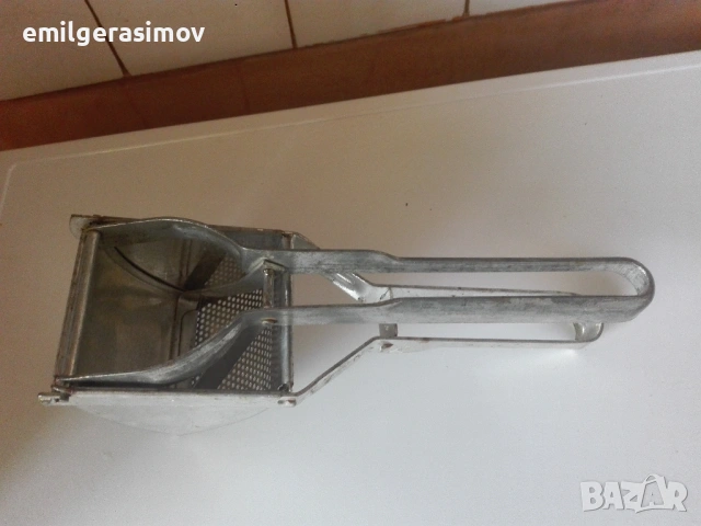 Български порцеланов сервиз и преса за картофи., снимка 8 - Сервизи - 37134870