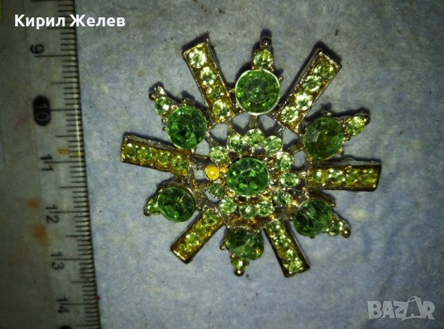 ПРЕКРАСНА СРЕБРИСТА АЖУРНА РЕТНО АРТ БРОШКА ИНКРУСТИРАНА с ИСКРЯЩИ ФАСЕТИРАНИ ЗЕЛЕНИ КРИСТАЛИ 17923, снимка 6 - Други - 42090466