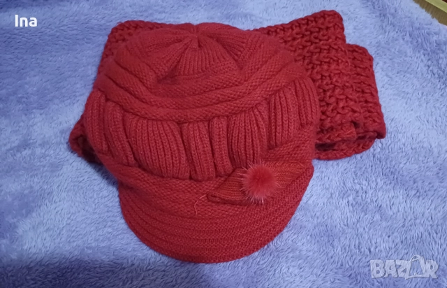 Топли шал и баретка червени