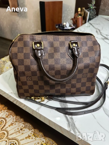 Оригинална чанта на Louis Vuitton, снимка 2 - Чанти - 53558355