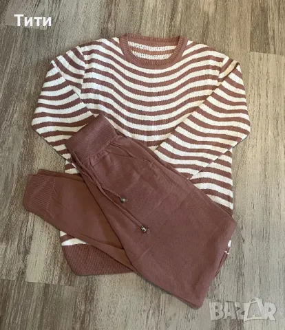 Дамски екипи плетиво