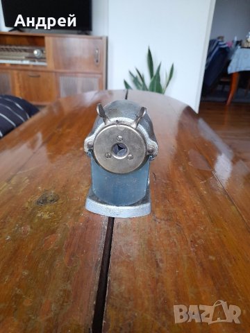 Стара механична острилка