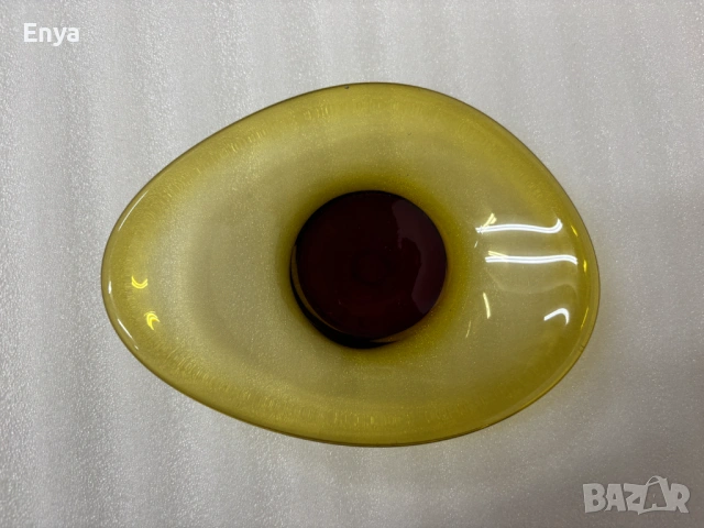 Малка чиния (купа ) от кехлибарено стъкло с овална форма, снимка 3 - Антикварни и старинни предмети - 53707270