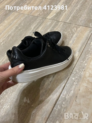 Обувки на Guess 40 номер