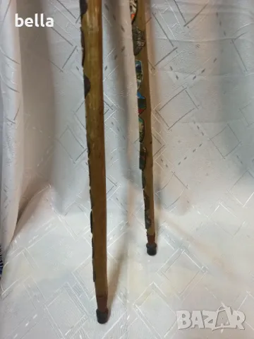 2 тиролски бастуна -и двата бастуна са почти пълни с типичните знаци ,значки ., снимка 8 - Други ценни предмети - 49646977