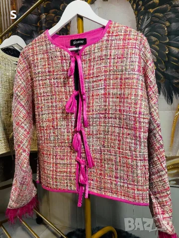 Дамско късо сако тип букле с пера в два цвята, снимка 4 - Сака - 49499898