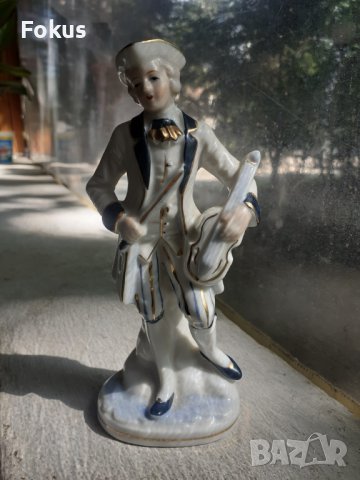 Порцеланова статуетка фигура с маркировка, снимка 1 - Антикварни и старинни предмети - 40980284