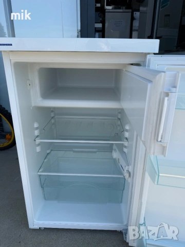 Малък хладилник с камера Либхер 50 см широк, снимка 3 - Хладилници - 53704133