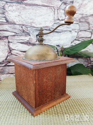 Дървена мелница за кафе , снимка 3 - Антикварни и старинни предмети - 53132270