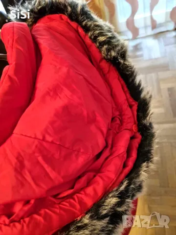 Зимно червено яке с пухкава яка, снимка 8 - Якета - 48963112