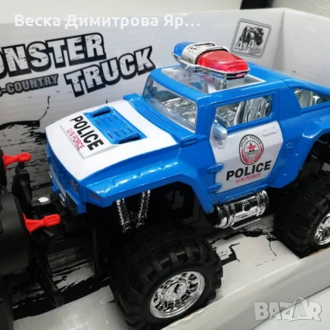 Полицейски джип с радиоуправление – 4x4 Monster Truck, снимка 4 - Коли, камиони, мотори, писти - 50958253