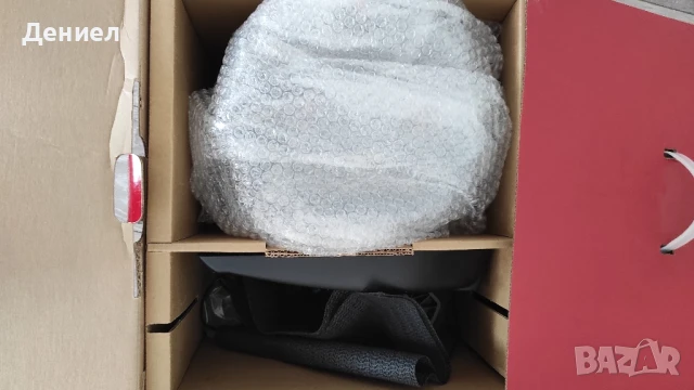 Кормило Logitech Momo Racing Force Feedback Wheel, снимка 5 - Клавиатури и мишки - 50908524