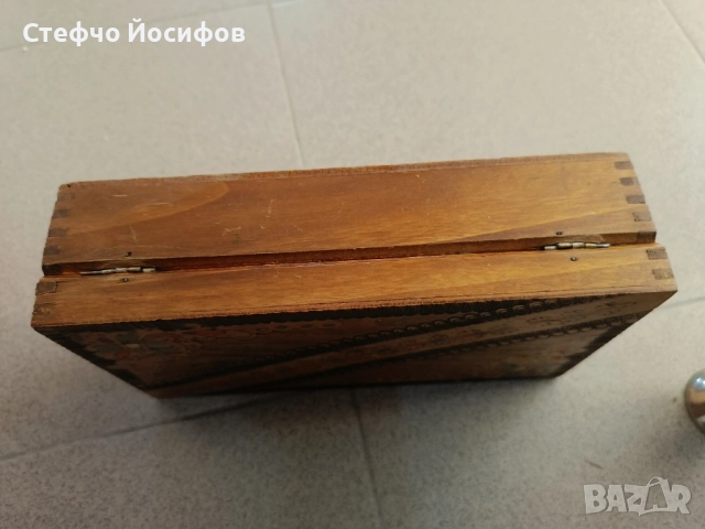 Дървена кутия , снимка 5 - Антикварни и старинни предмети - 51830358