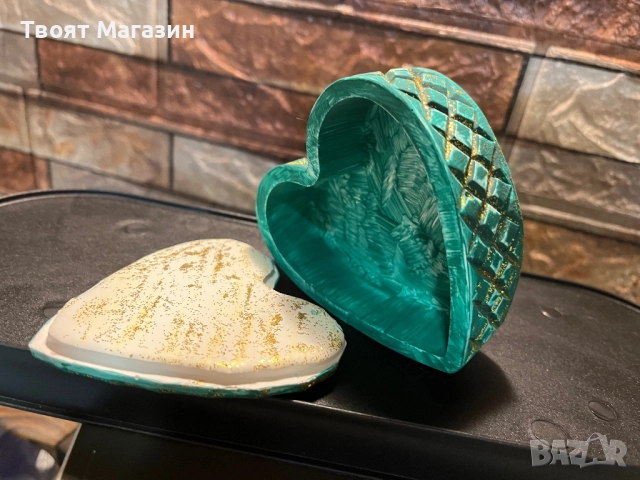 Кутийка за бижута – Ръчна изработка от акрилна смола, снимка 3 - Ръчно изработени сувенири - 52980445