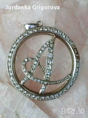 Прекрасен сребърен медальон с естествени камъни, снимка 1 - Колиета, медальони, синджири - 42309531