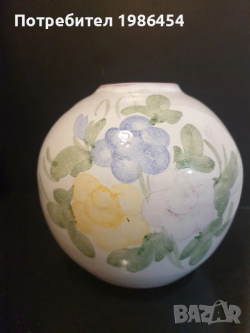 Керамична ваза.