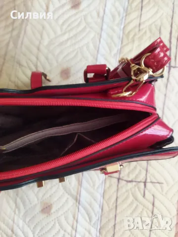 Чисто нова луксозна дамска чанта червен лак, снимка 4 - Чанти - 49879122