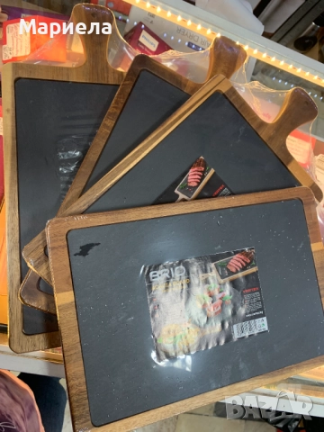 Акациева Кухненска Дъска с Камък