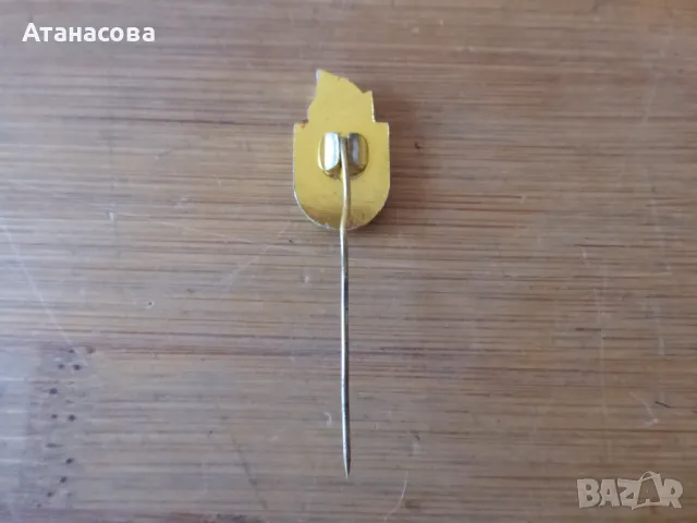 Юбилейна футболна значка "75 год Левски Спартак" 1986 г, снимка 3 - Колекции - 48837725