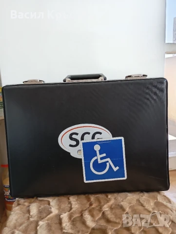 Дипломат. куфарче, Вратовръзки "Албена" и др. маркови, Папка СПОРТ ТОТО, Стар куфар, снимка 2 - Други ценни предмети - 51132843