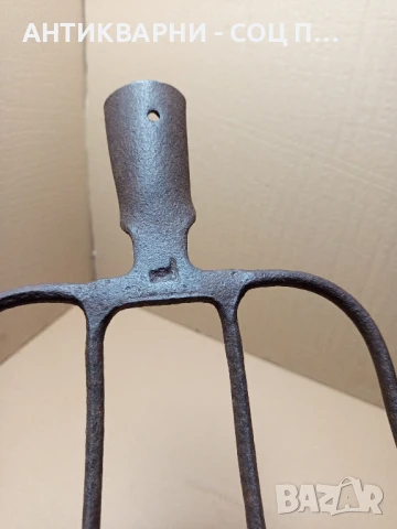 Соц Стара Ръчно Кована Вила За Сено Номер/5/., снимка 5 - Антикварни и старинни предмети - 51184338
