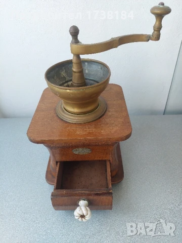 Стара кафемелачка , снимка 2 - Антикварни и старинни предмети - 50818271