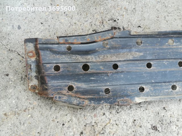 Nissan Navara Нисан Навара 2.5 ТД ламарина кора под резервоар, снимка 2 - Части - 41683818