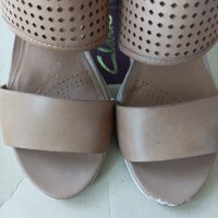 Дамски бежови кожени сандали Clarks, снимка 5 - Сандали - 41452832