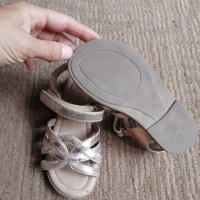 26 номер детски сандали , снимка 3 - Детски сандали и чехли - 41920598