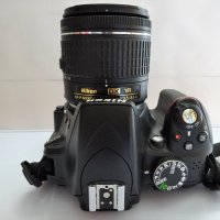 Nikon D3300 + 18-55mm (само 4707 кадъра), снимка 8 - Фотоапарати - 40096667