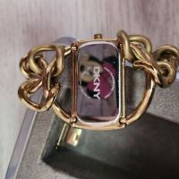 Часовник DKNY original , снимка 2 - Дамски - 44596507