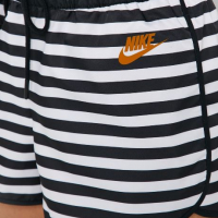 Nike дамски панталони Л р., снимка 2 - Къси панталони и бермуди - 36309900