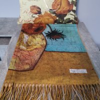 Кашмирен шал с принт на картина по творби на известни художници в комплект с ръкавици, снимка 4 - Шалове - 34079001