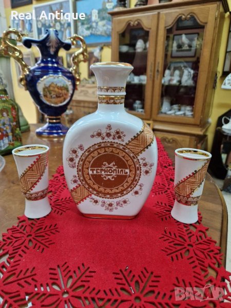 Превъзходен рядък антикварен руски порцеланов комплект бутилка с 2 чашки, снимка 1