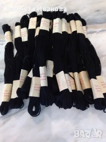 Мулине, черен цвят, 17 броя