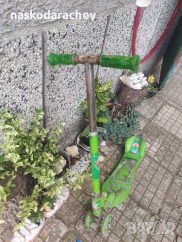 Тротинетка с 4 колела светещи, сгъваема , снимка 5 - Други спортове - 42688307