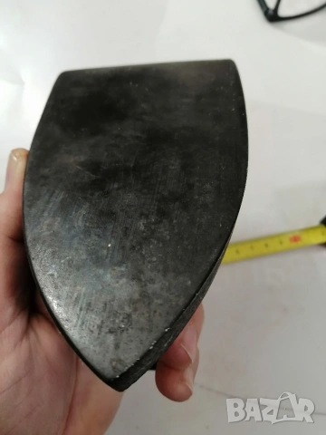 Ретро, чугунени ютии 2 броя, снимка 3 - Антикварни и старинни предмети - 53500078